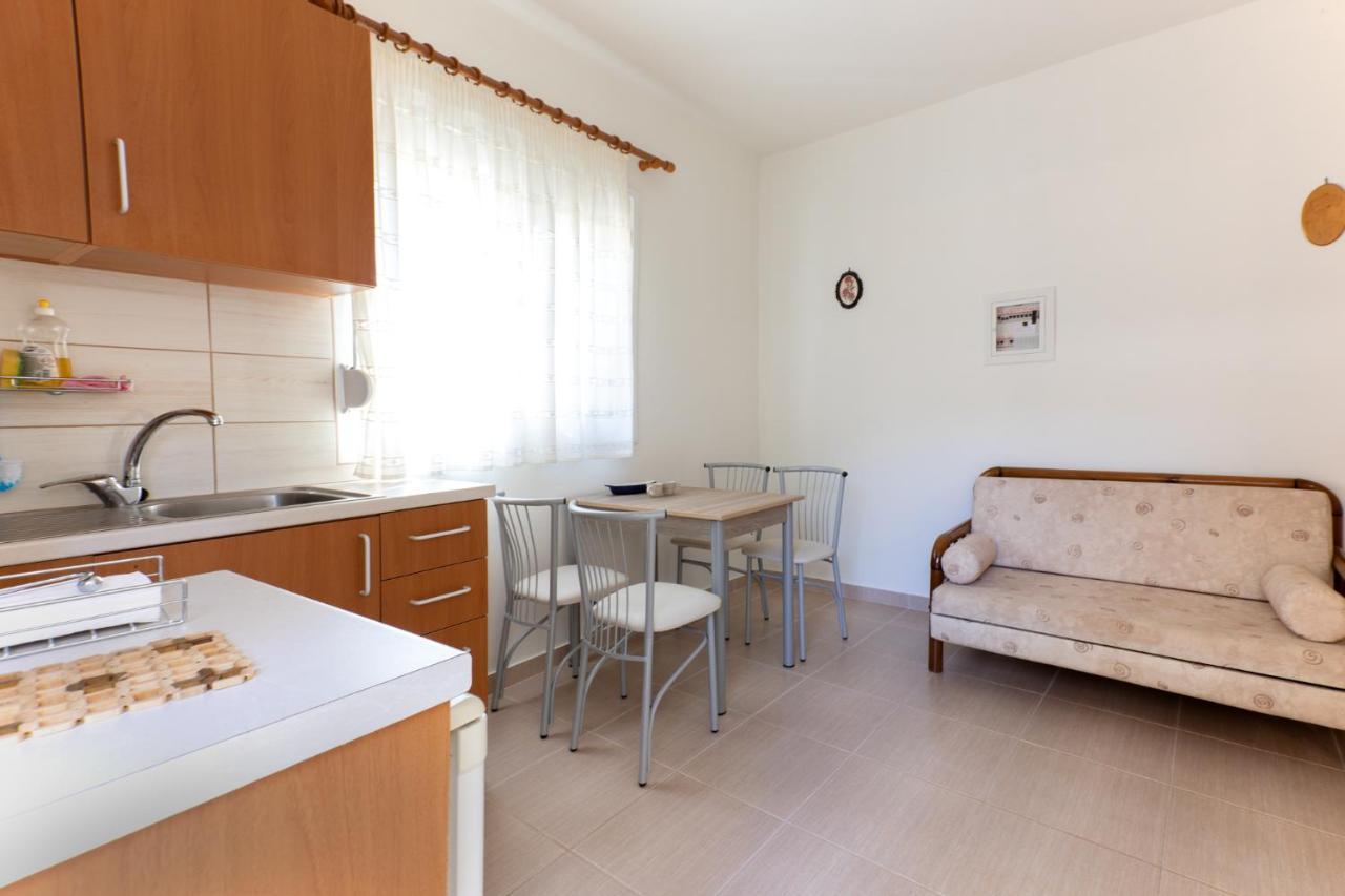 סיבוטה Nikki'S Family Apartments מראה חיצוני תמונה